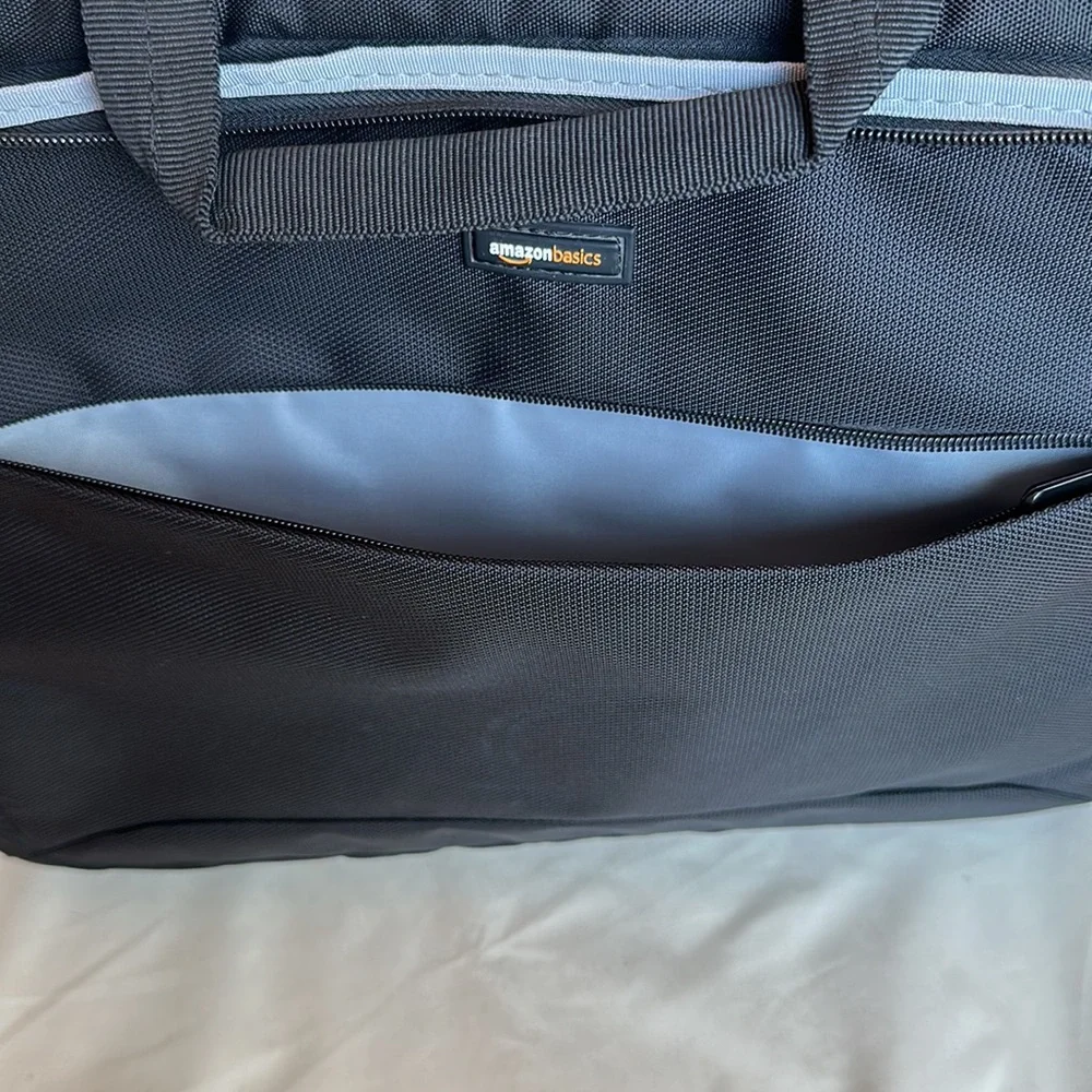 Amazon Basics Laptop Case Bag Shoulder Strap Black